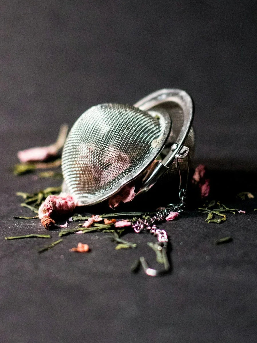 The Power of Mother Nature: Exploring the Role of Medicinal Plants in Herbal Teas - Back2Nature Herbals